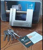 قفل کتابی با کلید های خاص