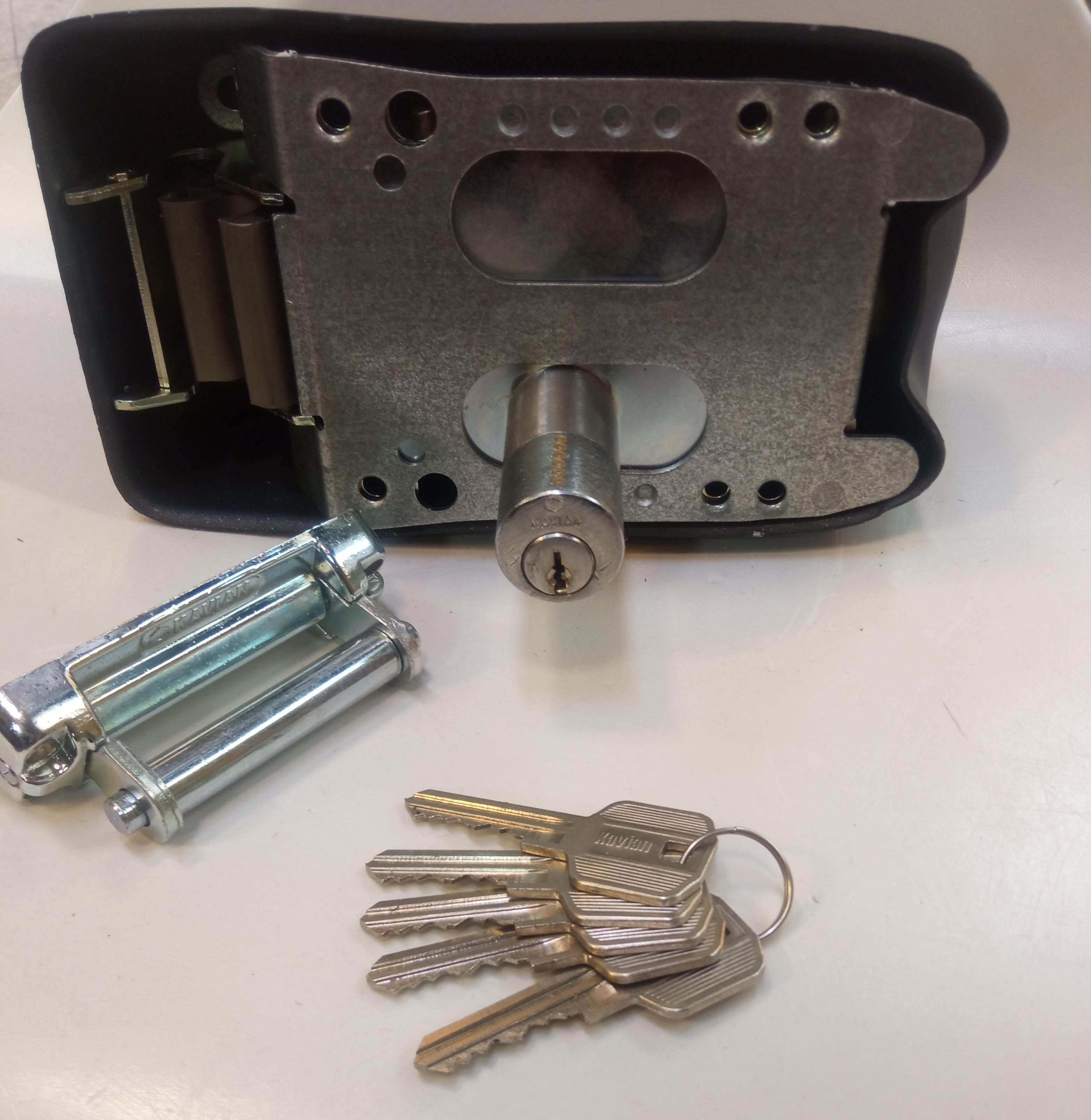 قفل حیاطی برقی کله گاوی کاویان